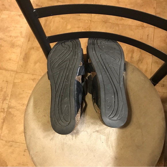 Abeo Womens Sandels - Picture 4 of 4